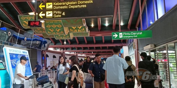 Bandara Soekarno-Hatta Mewajibkan Penumpang Isi Form Satu Sehat