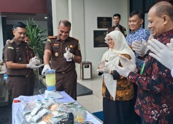 Kejari Lebak Musnahkan Narkotika Obat-obatan dan Senjata Tajam