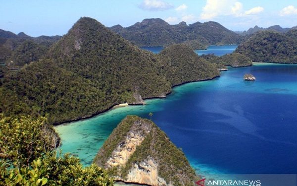 Tokoh Agama dan Masyarakat Adat Desak Cabut IUP Merusak Ciptaan Tuhan di Pulau Kecil