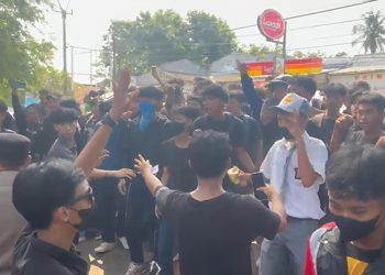 Demo Murid dan Alumni SMAN 4 Kota Serang Terkait Dugaan Pelecehan Seksual Oknum Guru