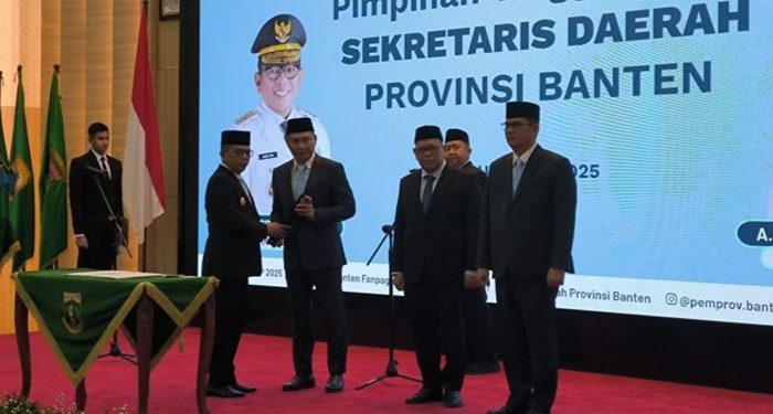 Gubernur Banten Lantik Deden Apriandhi sebagai Sekda untuk Percepatan RPJMD