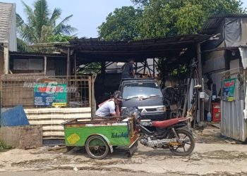 Tim Gegana Evakuasi Dua Mortir di Lapak Rongsokan Besi