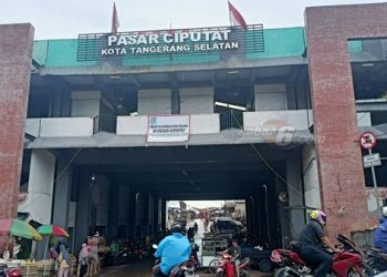 Kantung Parkir Jalan Haji Usman Pasar Ciputat Satu Arah