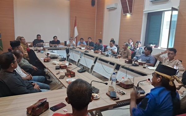 Nelayan Lebak Adu ke DPRD karena Benih Lobster Dibeli di Harga Terendah