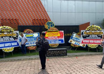 Kantor BPN Kabupaten Tangerang Menerima Karangan Bunga Sarkastis Matinya Keadilan