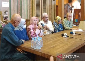 Istri Diplomat Arya Darum Minta Presiden Selidiki Kasus Kematian Suaminya Secara Transparan