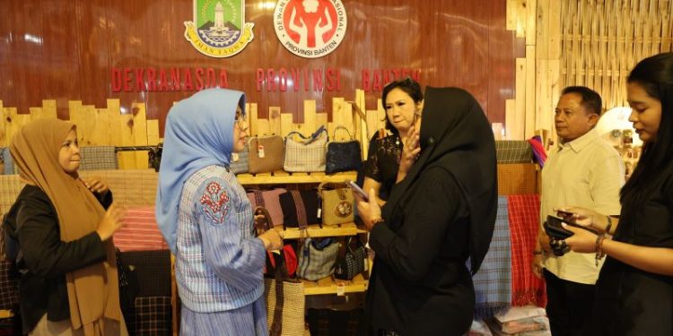 Tenun Badui di Inacraft 2025 Sebagai Unggulan Banten