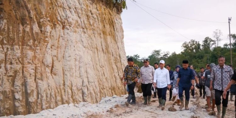 Wakil Gubernur Banten Perintahkan Penutupan Tambang Ilegal yang Merusak Lingkungan