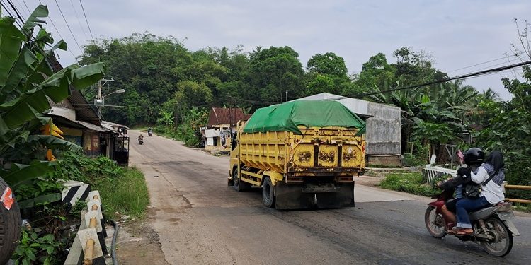 Perbup Baru Atur Jam Operasional Truk Tambang di Lebak dari Malam hingga Pagi