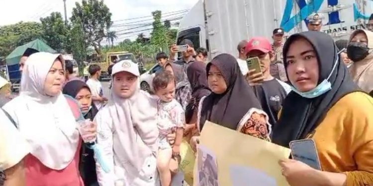 Warga Keluhkan Limbah Pabrik di Balaraja Setelah Penutupan oleh Bupati Maesyal