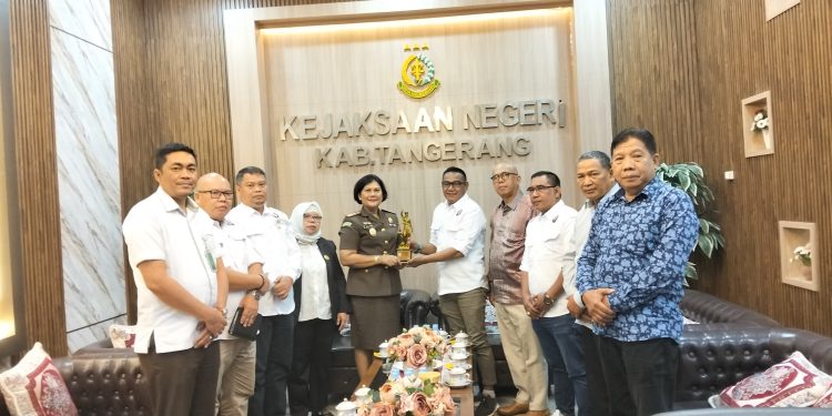 Sinergitas Pengurus DPC-KAI Kabupaten Tangerang Kunjungi Kantor Kajari Afrillianna