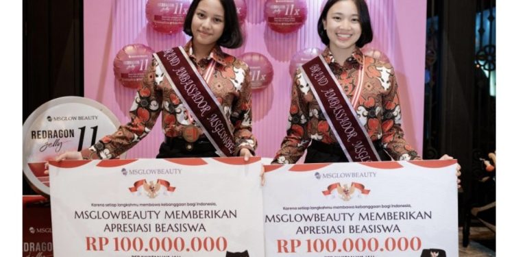 Dua Paskibraka Istana Mendapatkan Beasiswa Sebesar Rp100 Juta