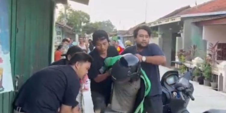 Dua Pencuri Motor Berjaket Ojol Ditangkap Polisi Serang