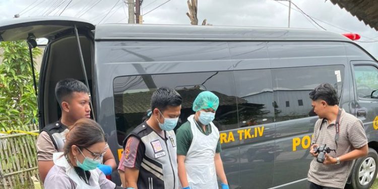 Evakuasi Mayat Pria Lansia Tanpa Identitas di Ciruas Serang oleh Polisi
