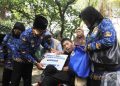 Pemkot Tangerang Salurkan Bansos dan Kursi Roda bagi Veteran