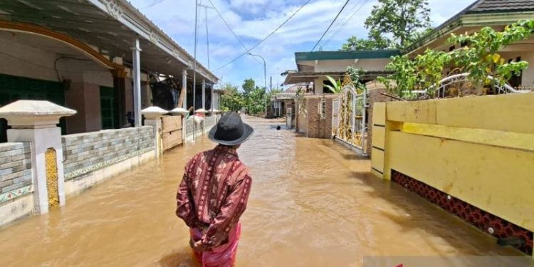 Banjir Tiga Hari Mengganggu Aktivitas Warga Padarincang Serang