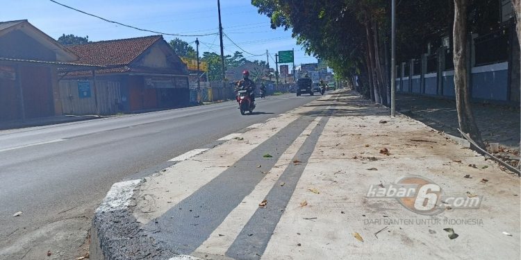 Jalan Pedestrian Pemprov Banten di Serpong Tidak Ramah untuk Difabel