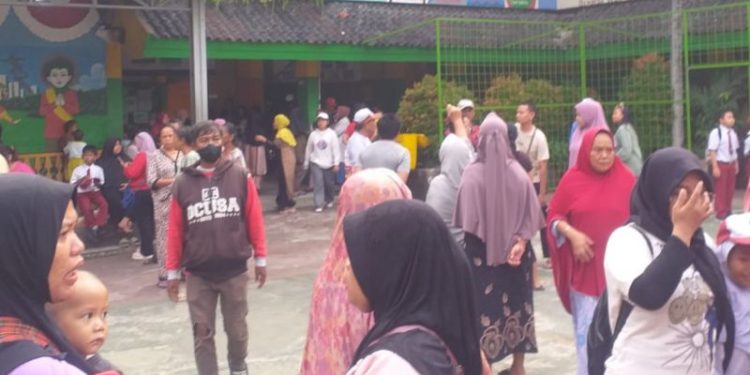 Sejumlah Siswa dan Guru SDN Kalibaru Jadi Korban Mobil Terobos Sekolah
