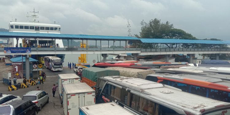 Peringatan Dini Cuaca Ekstrem untuk ASDP Satu Pekan ke Depan