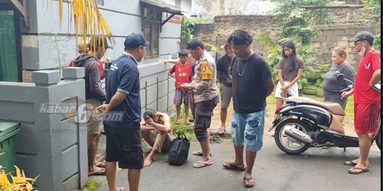 Marbot Menangkap Maling Kotak Amal di Ciputat Timur yang Dihajar Massa