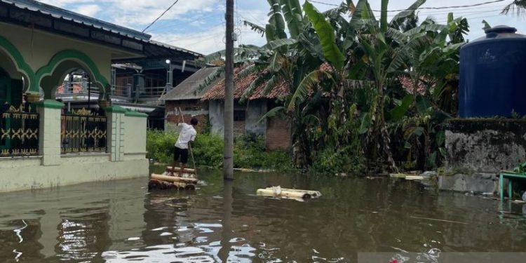 Banjir Sepekan Merendam Ratusan Rumah di Binuang Serang