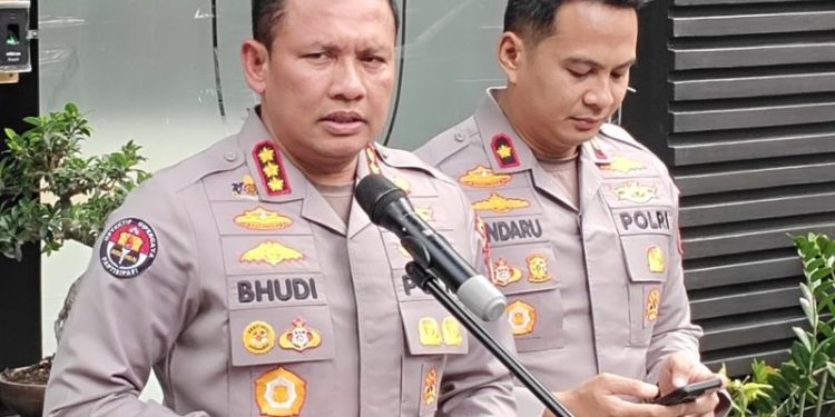 Polda Metro Jaya Jelaskan Alasan Penangguhan Penahanan Bahar bin Smith