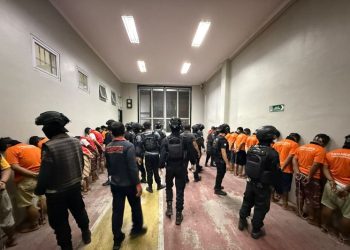Pemindahan 61 Warga Binaan Berisiko Tinggi ke Nusakambangan oleh Dirjen Pas