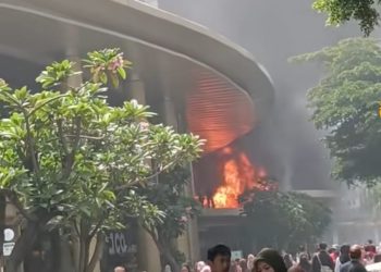 Kebakaran di Mall Ciputra Cibubur Mengakibatkan Pengunjung Lari Berhamburan